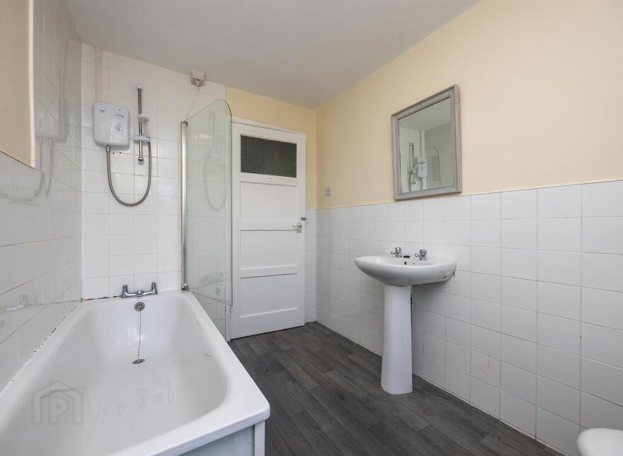 15 The Green, Holywood, BT18 9PB