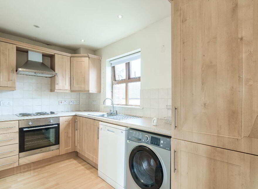 8 Manor Court, Moira, BT67 0TL