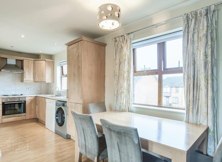 8 Manor Court, Moira, BT67 0TL