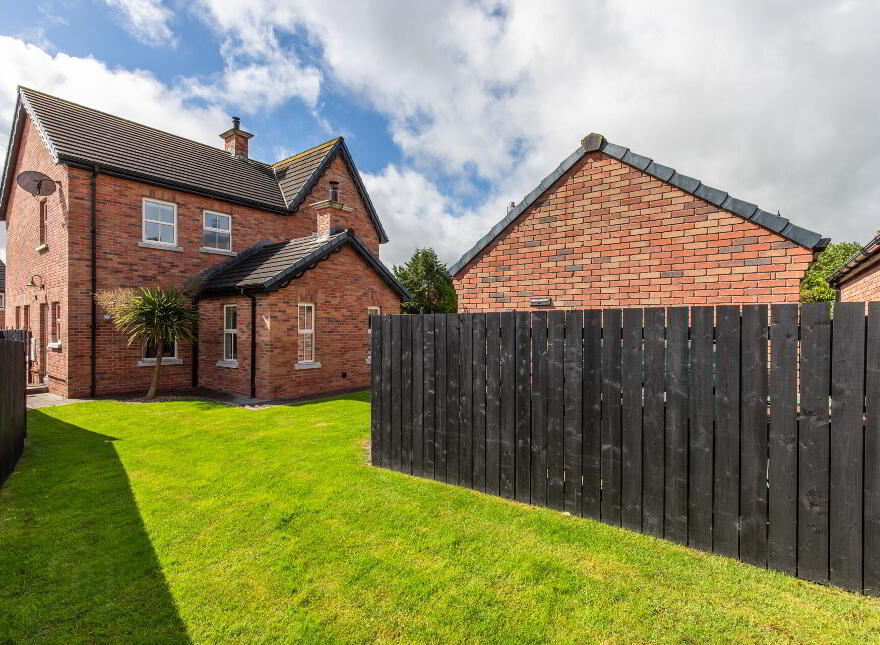 10 Laurel Bank Way, Moneyreagh, Newtownards, BT23 6FE
