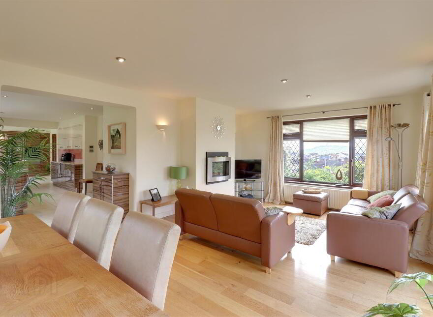 8 Newtown Park, Newtownards, BT23 7ZQ