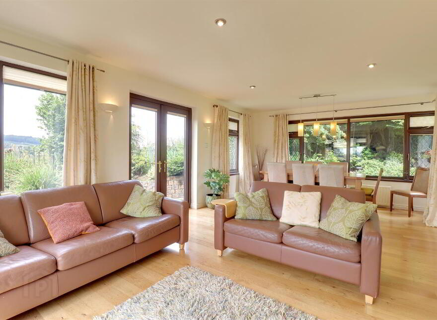 8 Newtown Park, Newtownards, BT23 7ZQ