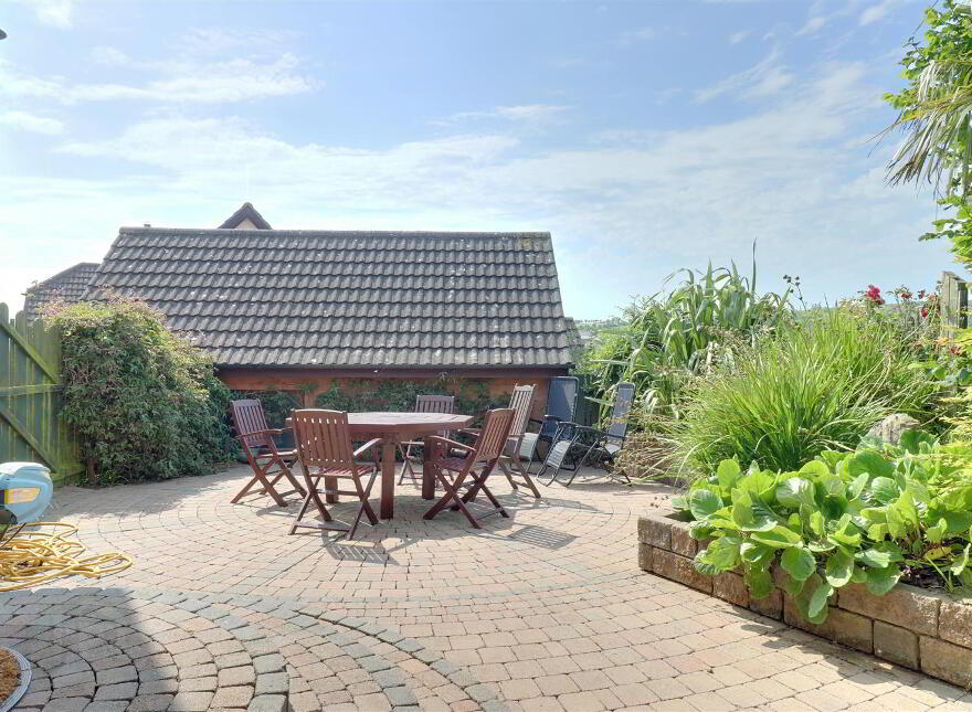 8 Newtown Park, Newtownards, BT23 7ZQ