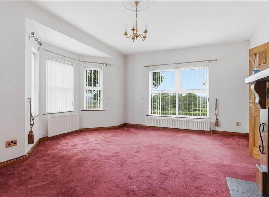 69 Parade Road, Broughshane, Ballymena, BT43 7JZ