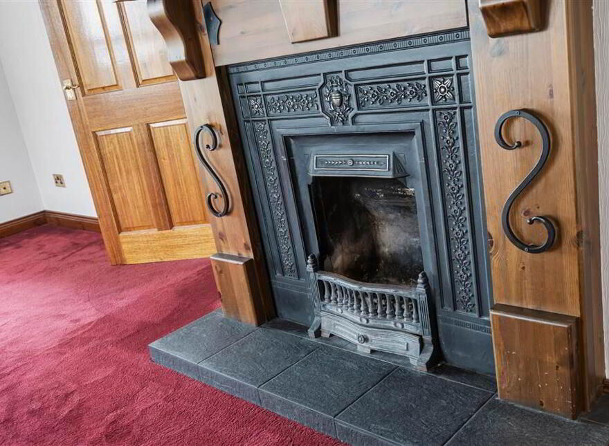 69 Parade Road, Broughshane, Ballymena, BT43 7JZ