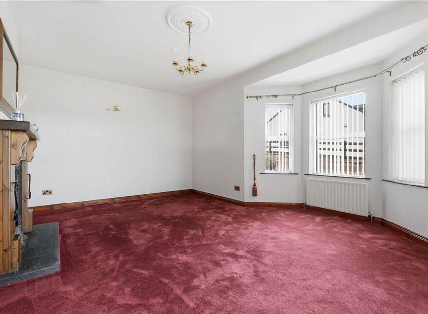 69 Parade Road, Broughshane, Ballymena, BT43 7JZ