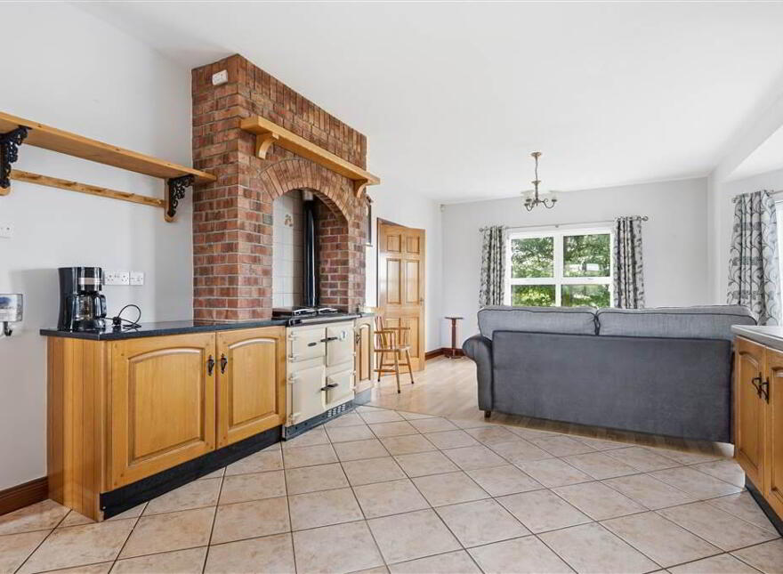 69 Parade Road, Broughshane, Ballymena, BT43 7JZ