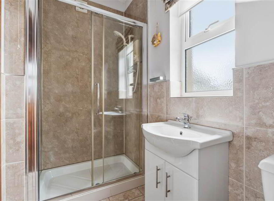 69 Parade Road, Broughshane, Ballymena, BT43 7JZ