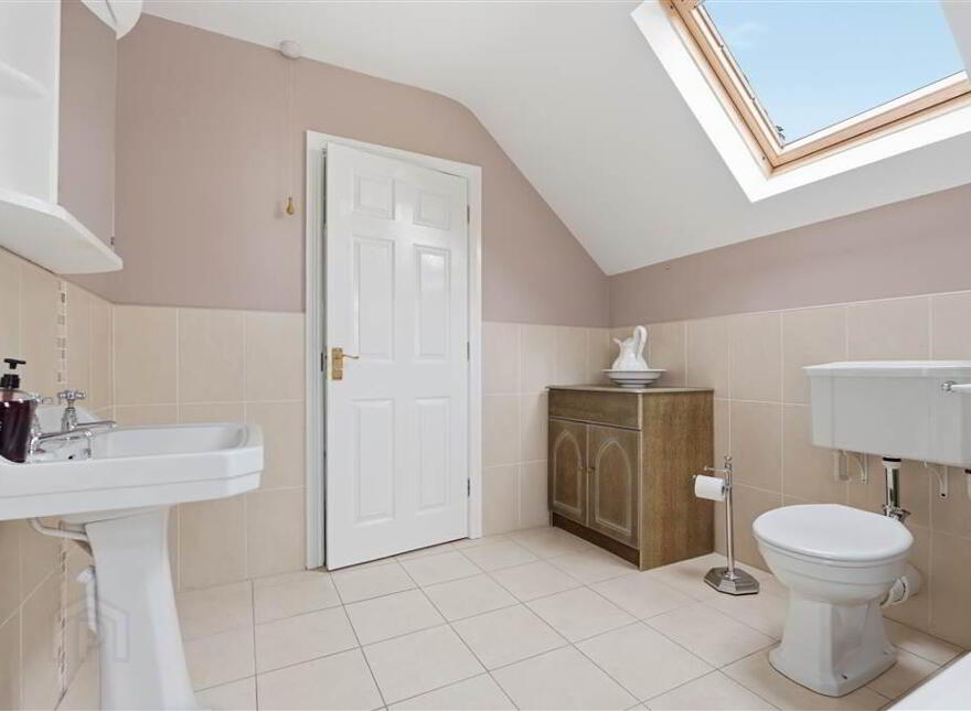 69 Parade Road, Broughshane, Ballymena, BT43 7JZ