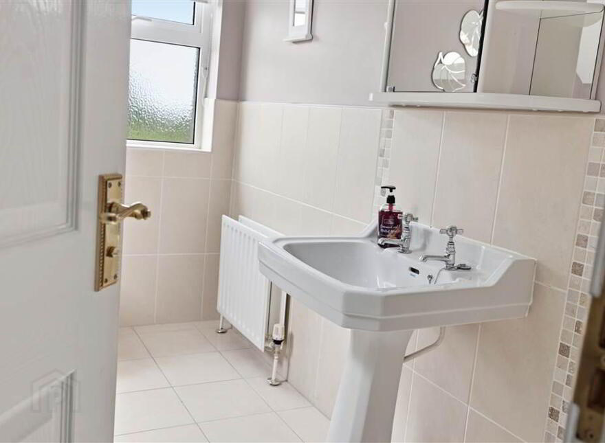 69 Parade Road, Broughshane, Ballymena, BT43 7JZ