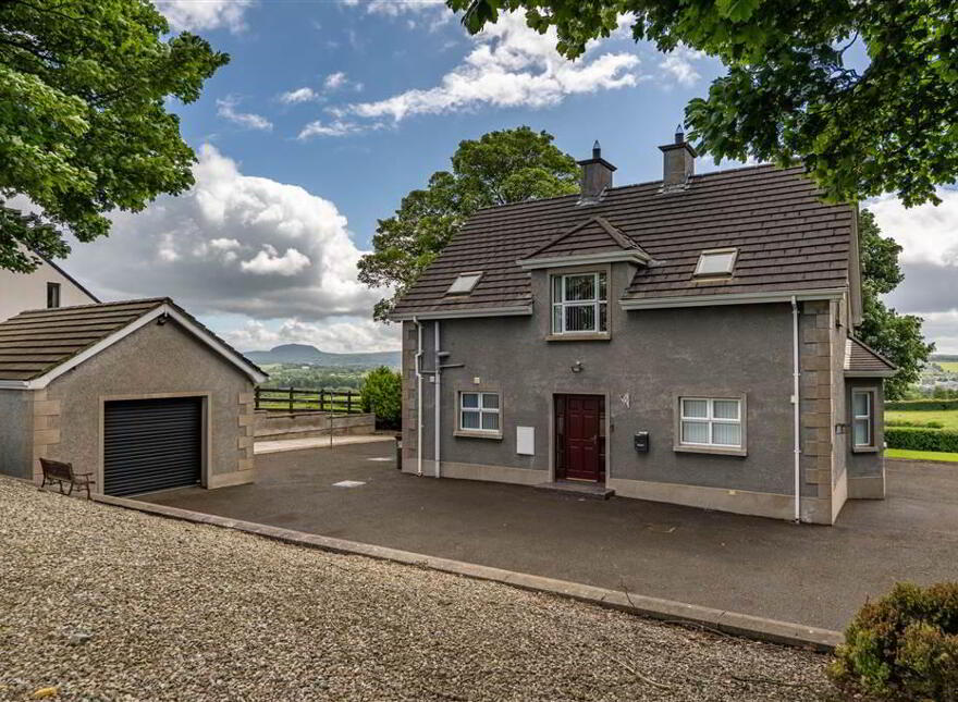 69 Parade Road, Broughshane, Ballymena, BT43 7JZ