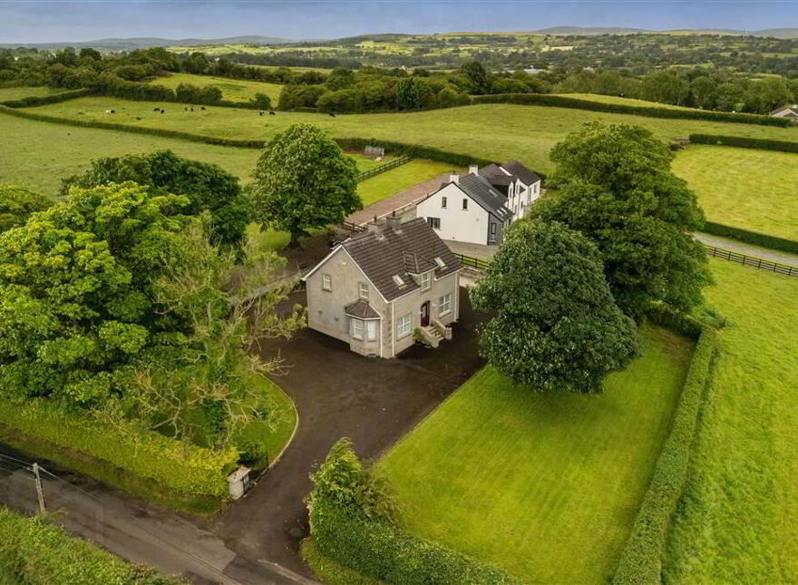 69 Parade Road, Broughshane, Ballymena, BT43 7JZ