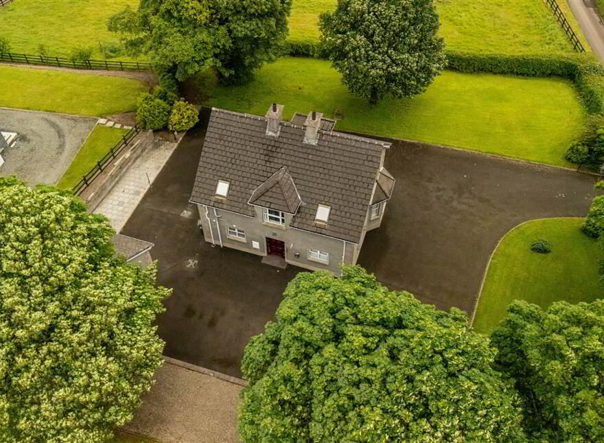 69 Parade Road, Broughshane, Ballymena, BT43 7JZ