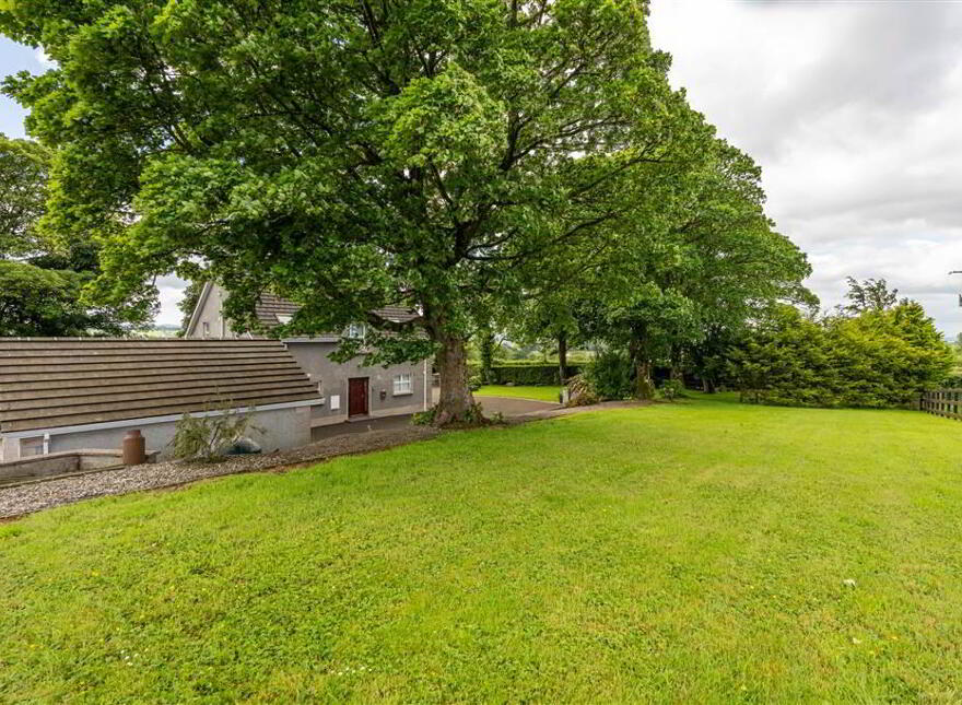 69 Parade Road, Broughshane, Ballymena, BT43 7JZ