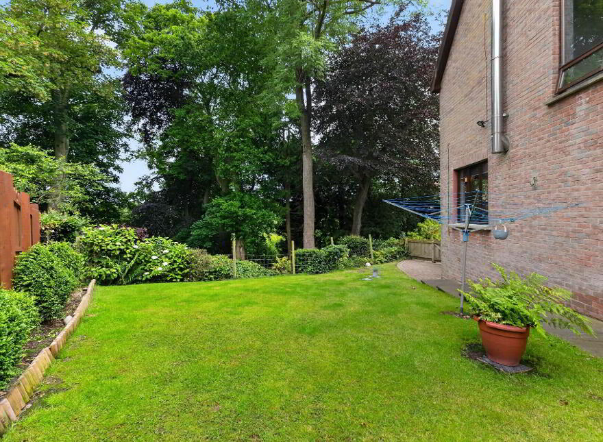 9 Cherry Vale, Lisburn, BT28 1LZ