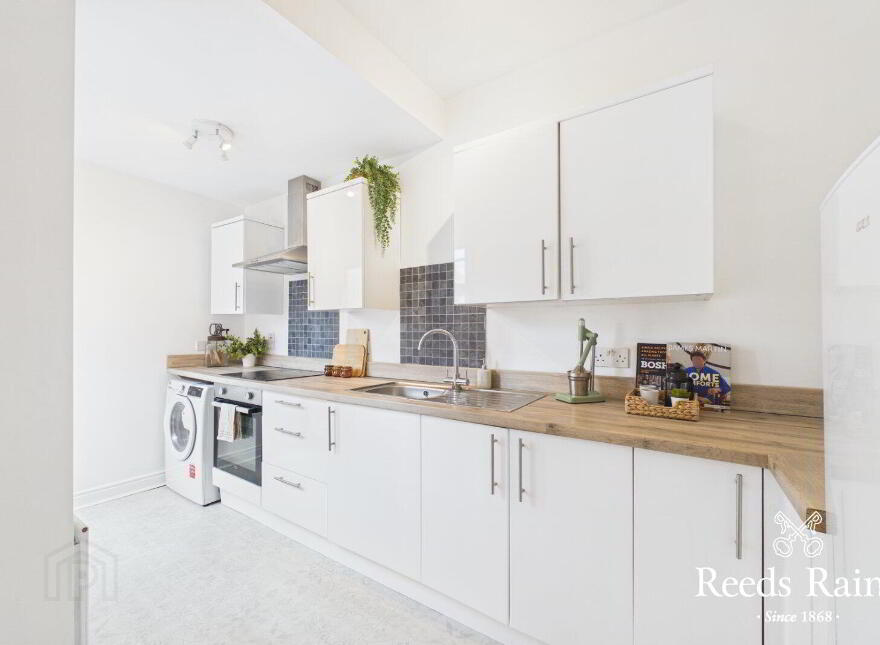 6 Sefton Park, Belfast, BT4 1PN