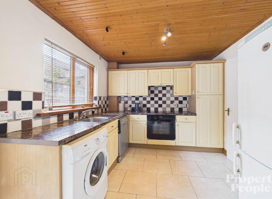 9 Lindsay Court, Belfast, BT7 1AU