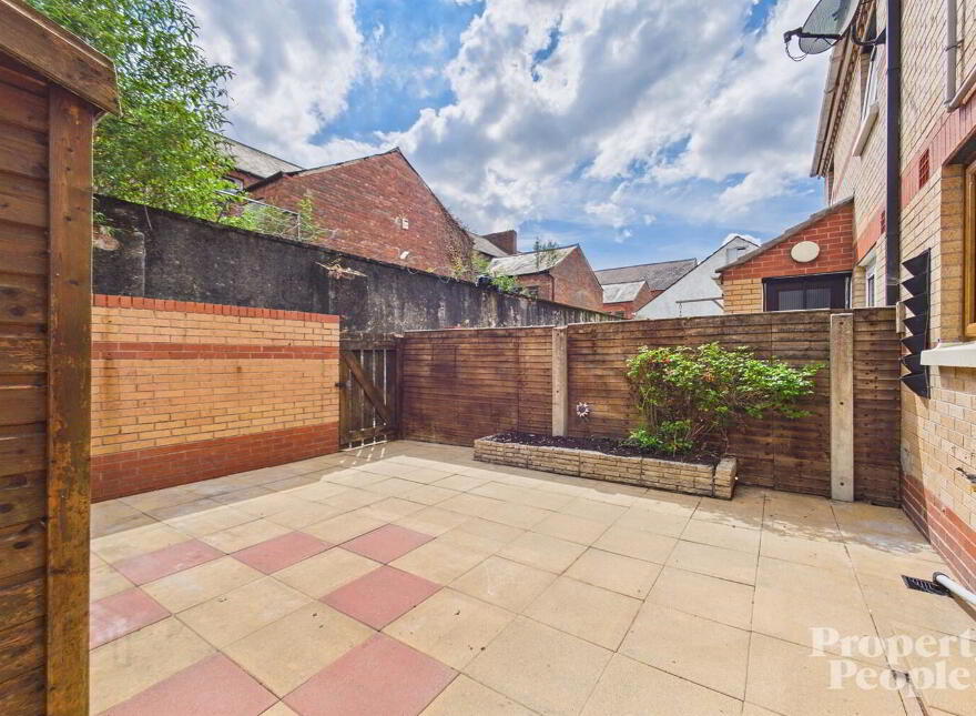 9 Lindsay Court, Belfast, BT7 1AU