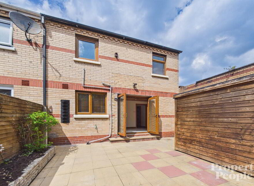 9 Lindsay Court, Belfast, BT7 1AU