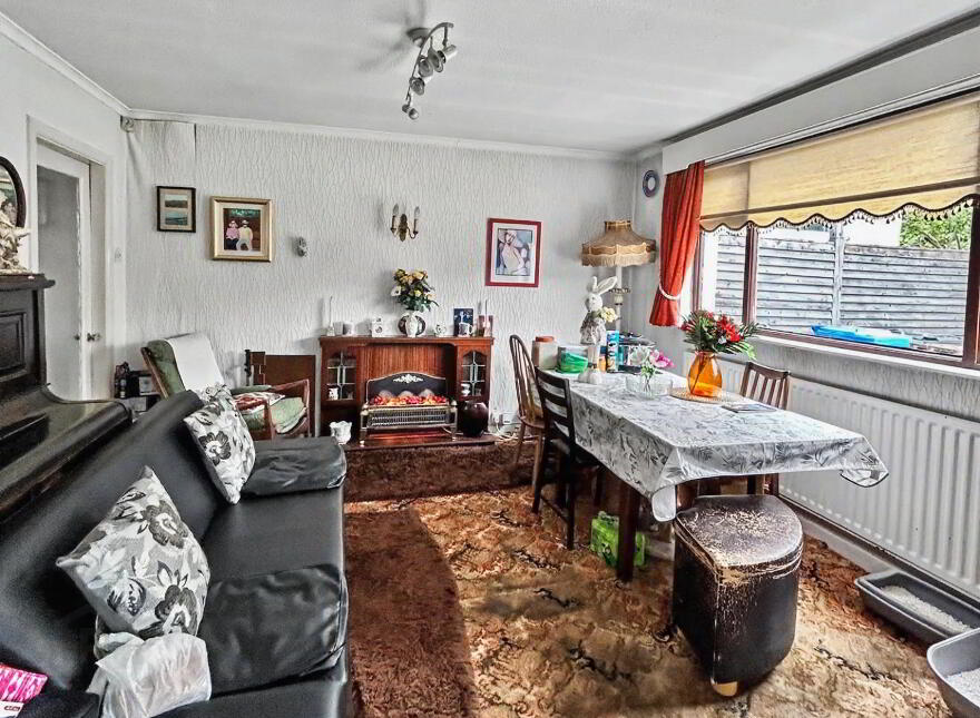 35 Coleraine Road, Portrush, BT56 8EA