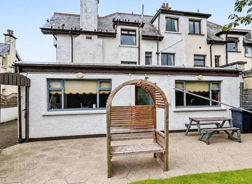 35 Coleraine Road, Portrush, BT56 8EA