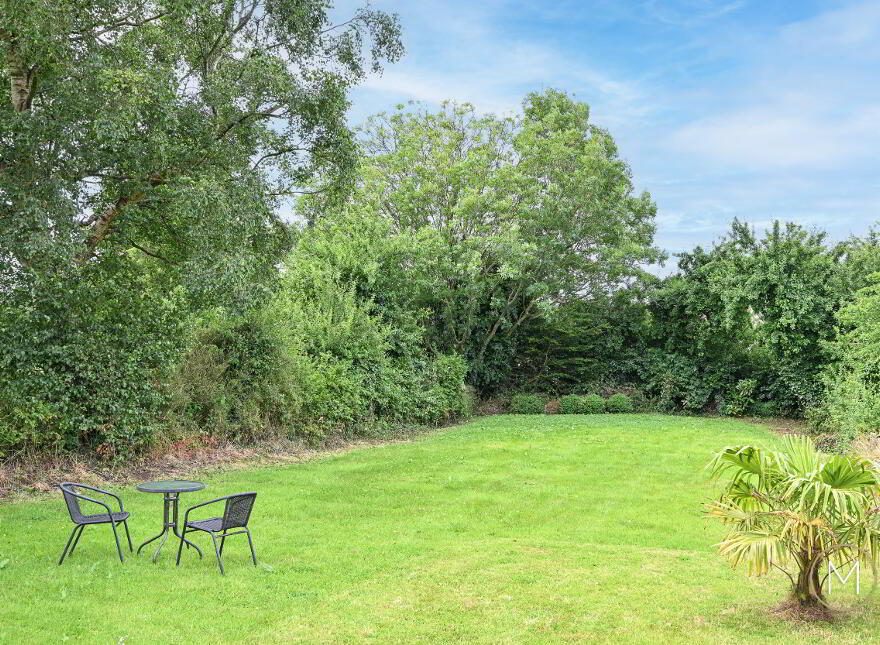 8 Ballygrooby Crescent, Randalstown, BT41 2EL