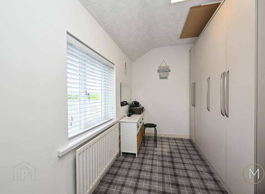 8 Ballygrooby Crescent, Randalstown, BT41 2EL