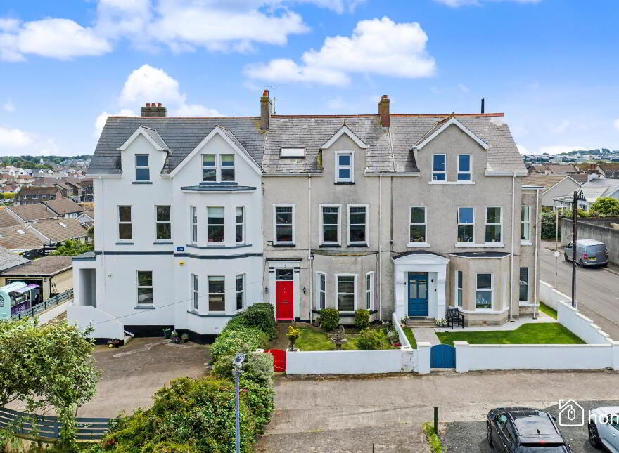 2 Dhu Varren Park, Portrush, BT56 8EL