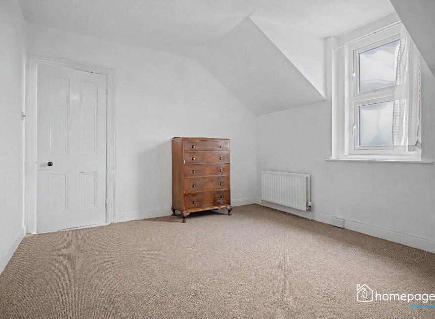 2 Dhu Varren Park, Portrush, BT56 8EL