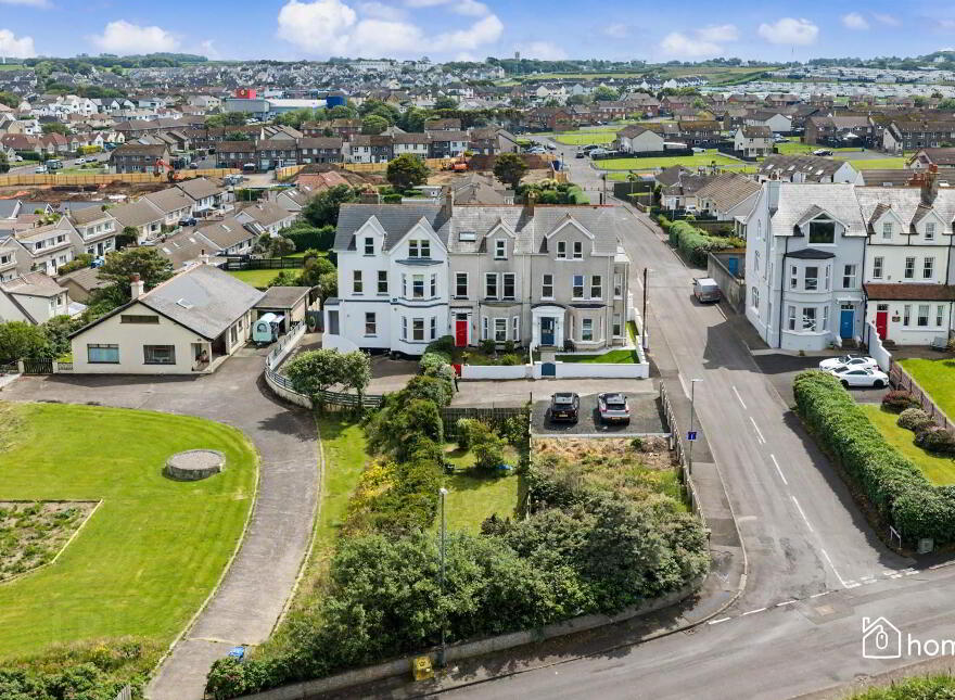 2 Dhu Varren Park, Portrush, BT56 8EL