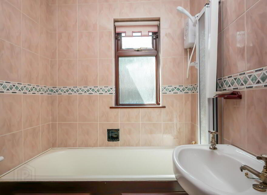 4 Glenhugh Park, Saintfield Road, Belfast, BT8 7PQ