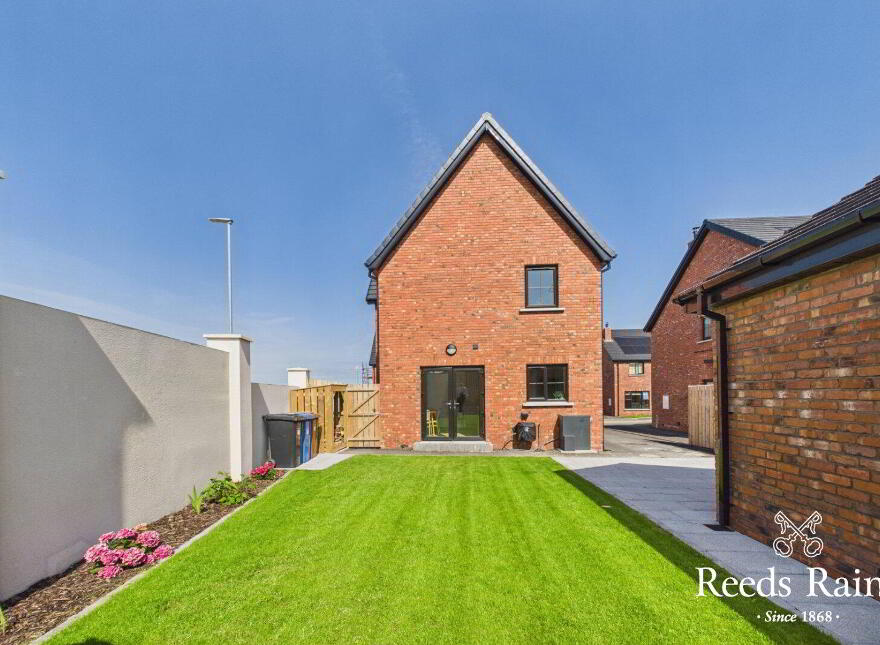 17 Paddock Gardens, Carrowdore, Newtownards, BT22 2WX