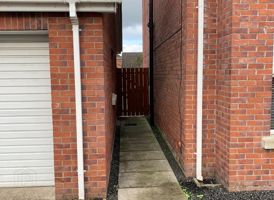 34 Carnbeg Dale, Antrim, BT41 4RE