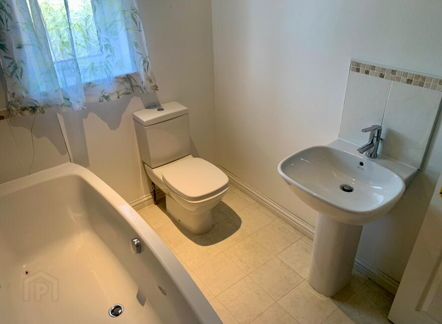 34 Carnbeg Dale, Antrim, BT41 4RE