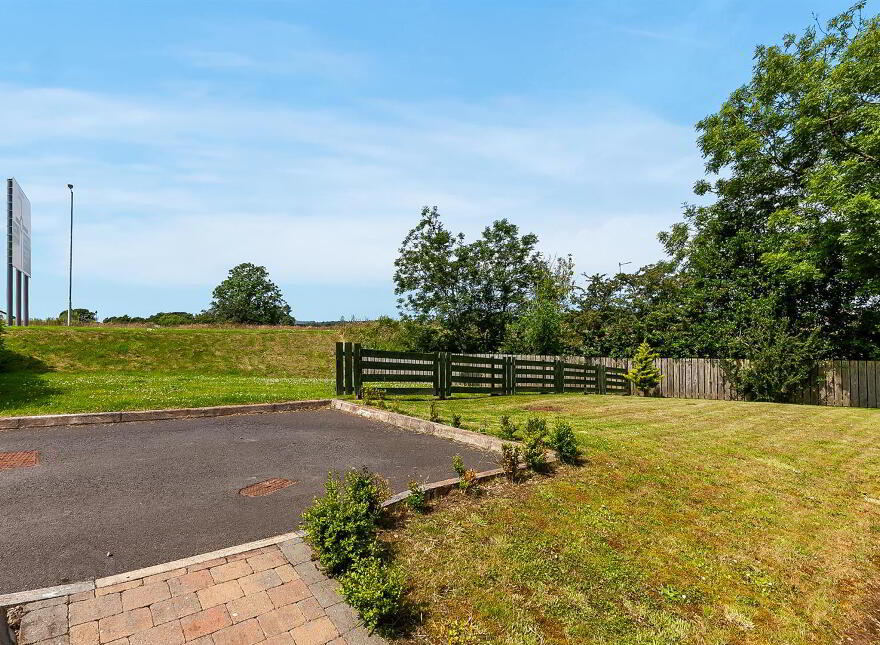 2 Hansons Hall Park, Ballyclare, BT39 9YG