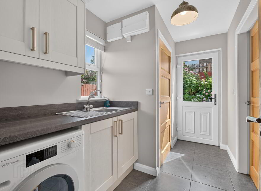 75 Sandhurst Manor, Ballymena, BT42 1FG