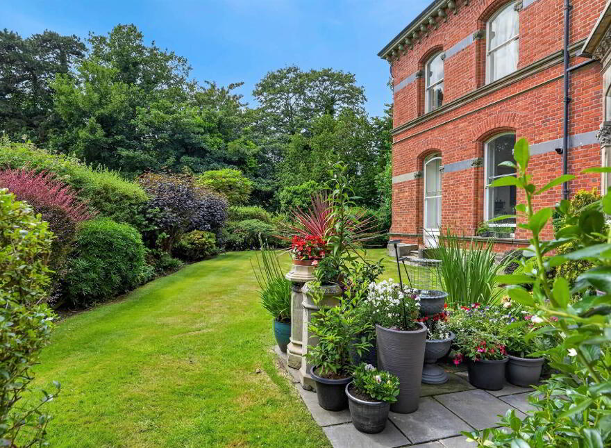 7 Moat Apartment, 8 Motelands, Old Holywood Road, Belfast, BT4 2JH