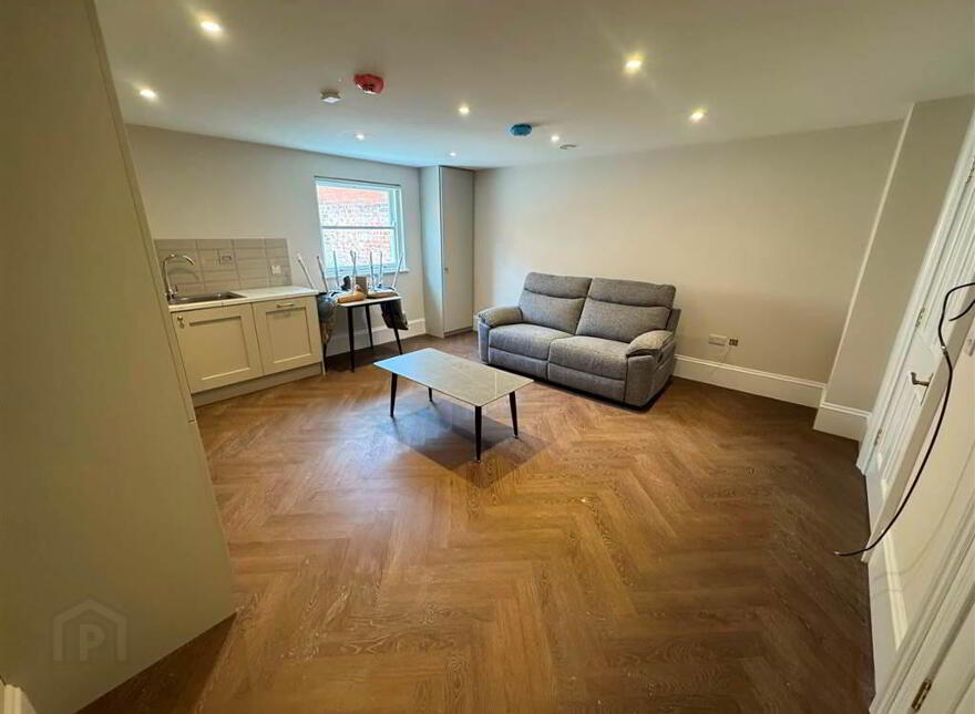 Apt 4, 531 Antrim Road, Belfast, BT15 5FS