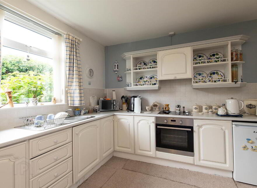 17 Killard Square, Ballyhornan, Downpatrick, BT30 7PW