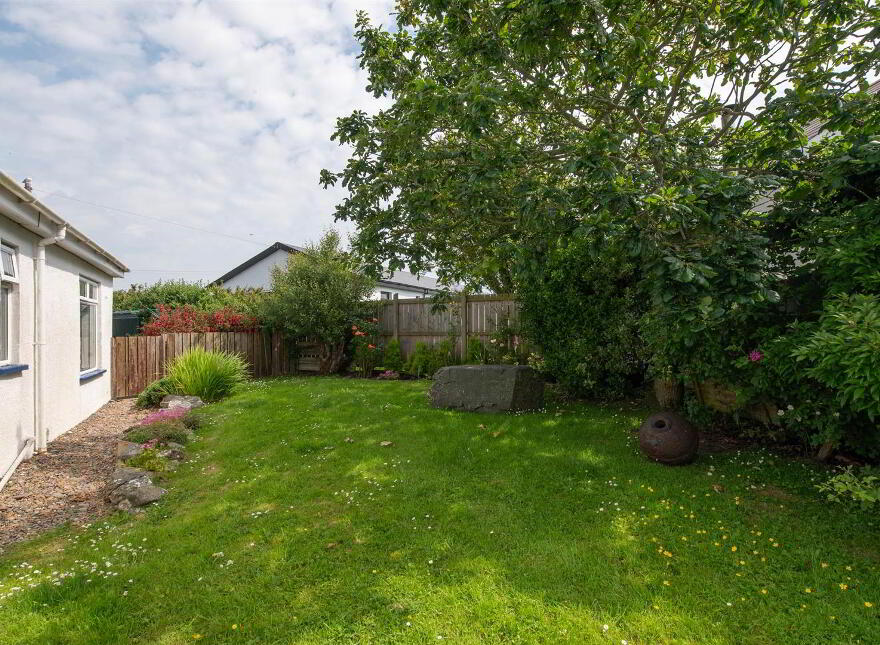 17 Killard Square, Ballyhornan, Downpatrick, BT30 7PW