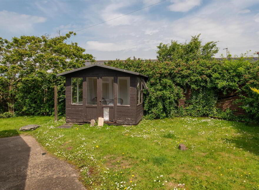 17 Killard Square, Ballyhornan, Downpatrick, BT30 7PW