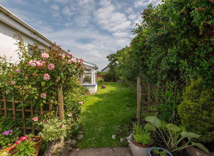 17 Killard Square, Ballyhornan, Downpatrick, BT30 7PW