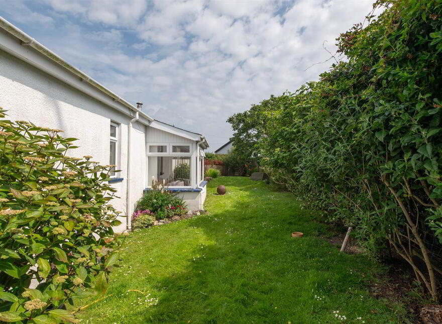 17 Killard Square, Ballyhornan, Downpatrick, BT30 7PW