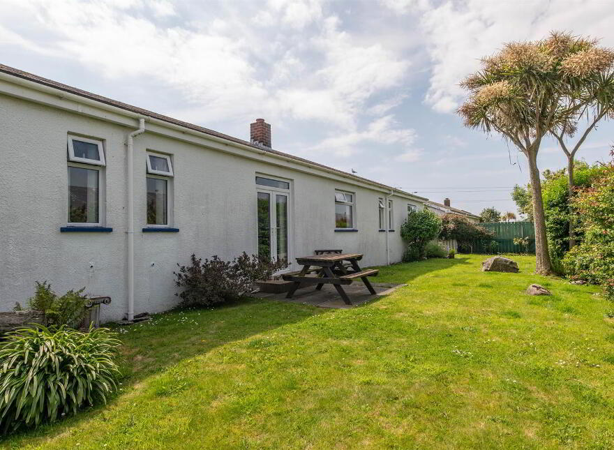 17 Killard Square, Ballyhornan, Downpatrick, BT30 7PW