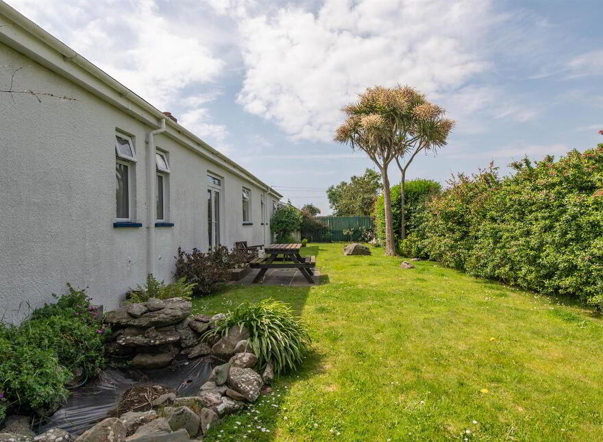 17 Killard Square, Ballyhornan, Downpatrick, BT30 7PW