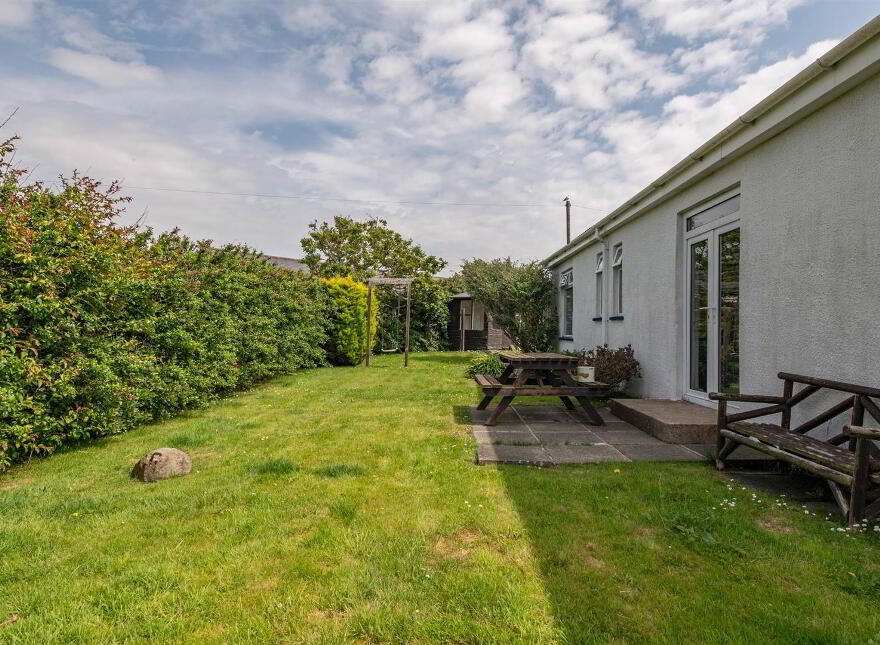 17 Killard Square, Ballyhornan, Downpatrick, BT30 7PW