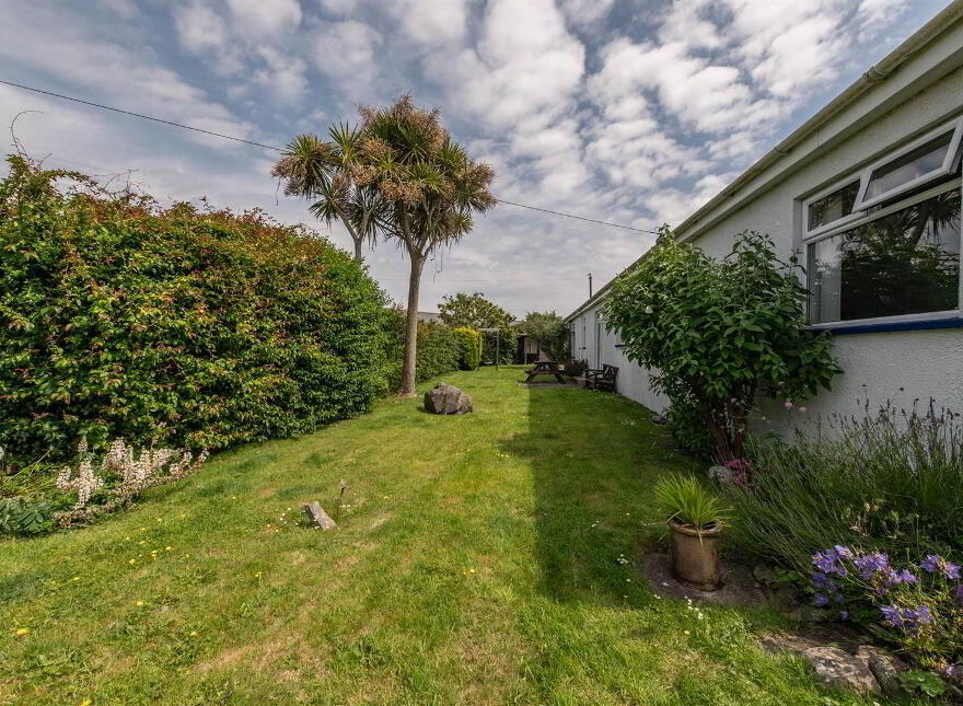 17 Killard Square, Ballyhornan, Downpatrick, BT30 7PW
