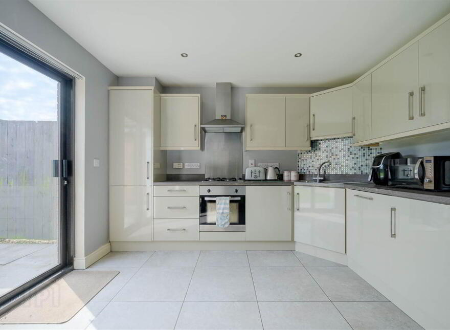 52 Mornington Gardens, Lisburn, BT28 2WB
