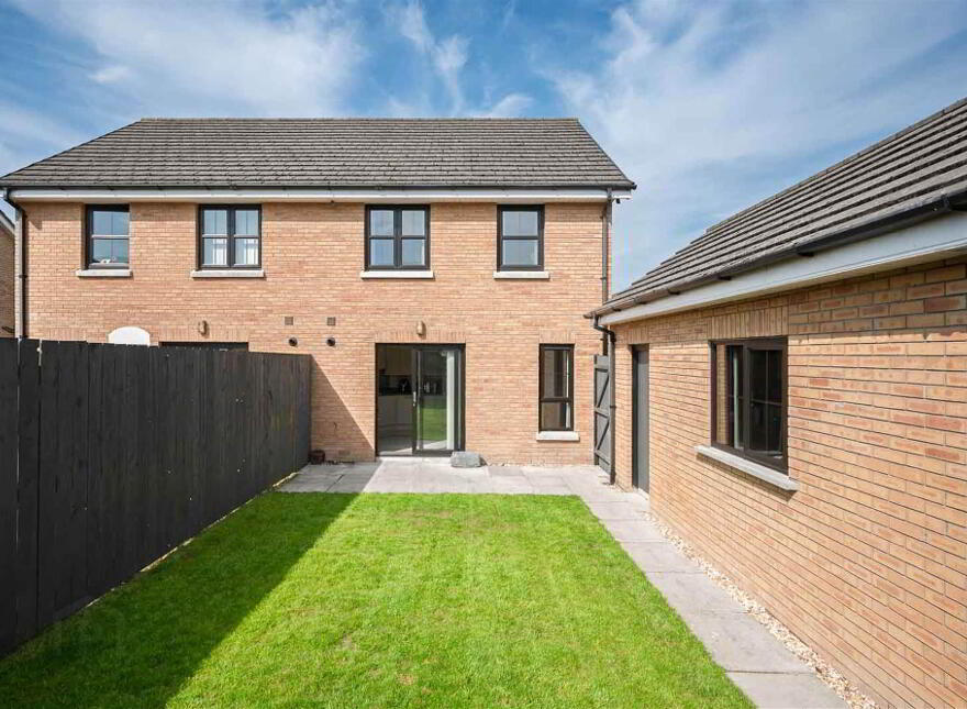 52 Mornington Gardens, Lisburn, BT28 2WB