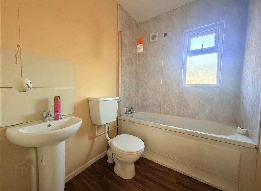 40 Iveagh Drive, Belfast, BT12 6AY